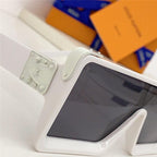White square sunglasses with thick frame and dark lenses, modern geometric design