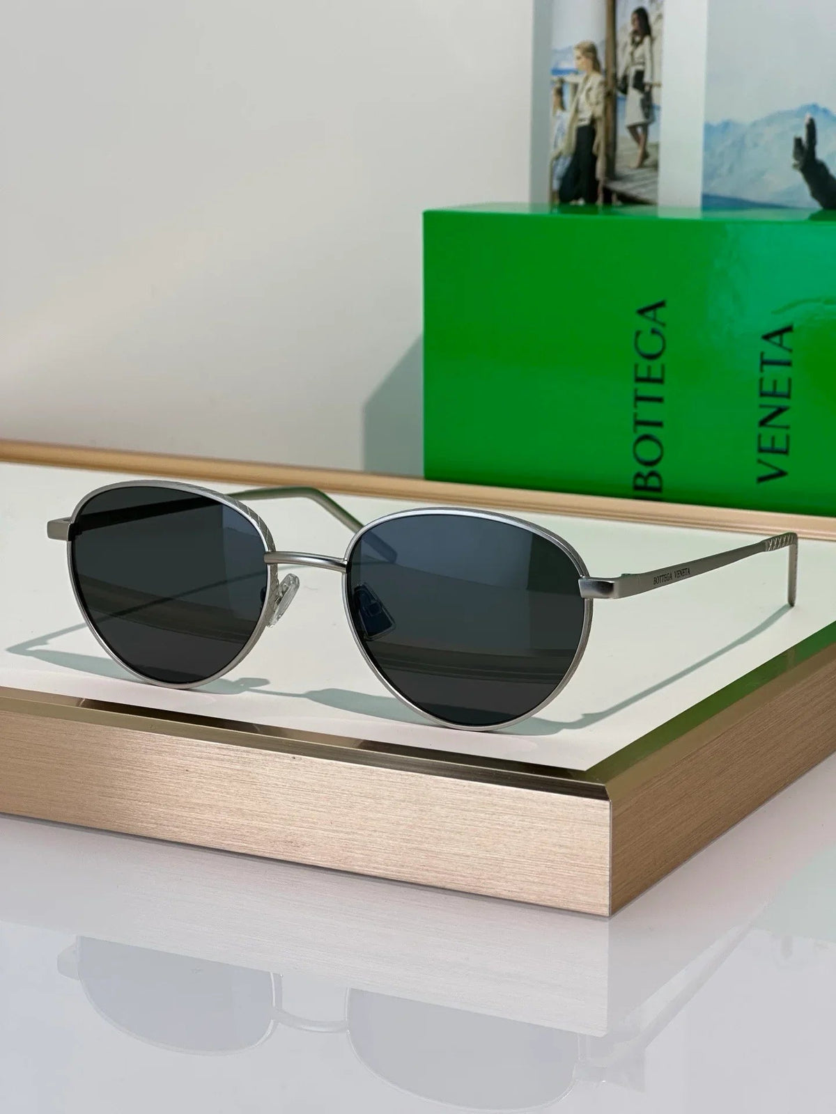 BOTTEGA VENETA BV1966S 001 - As Seen On Ali Larter Sunglasses💚
