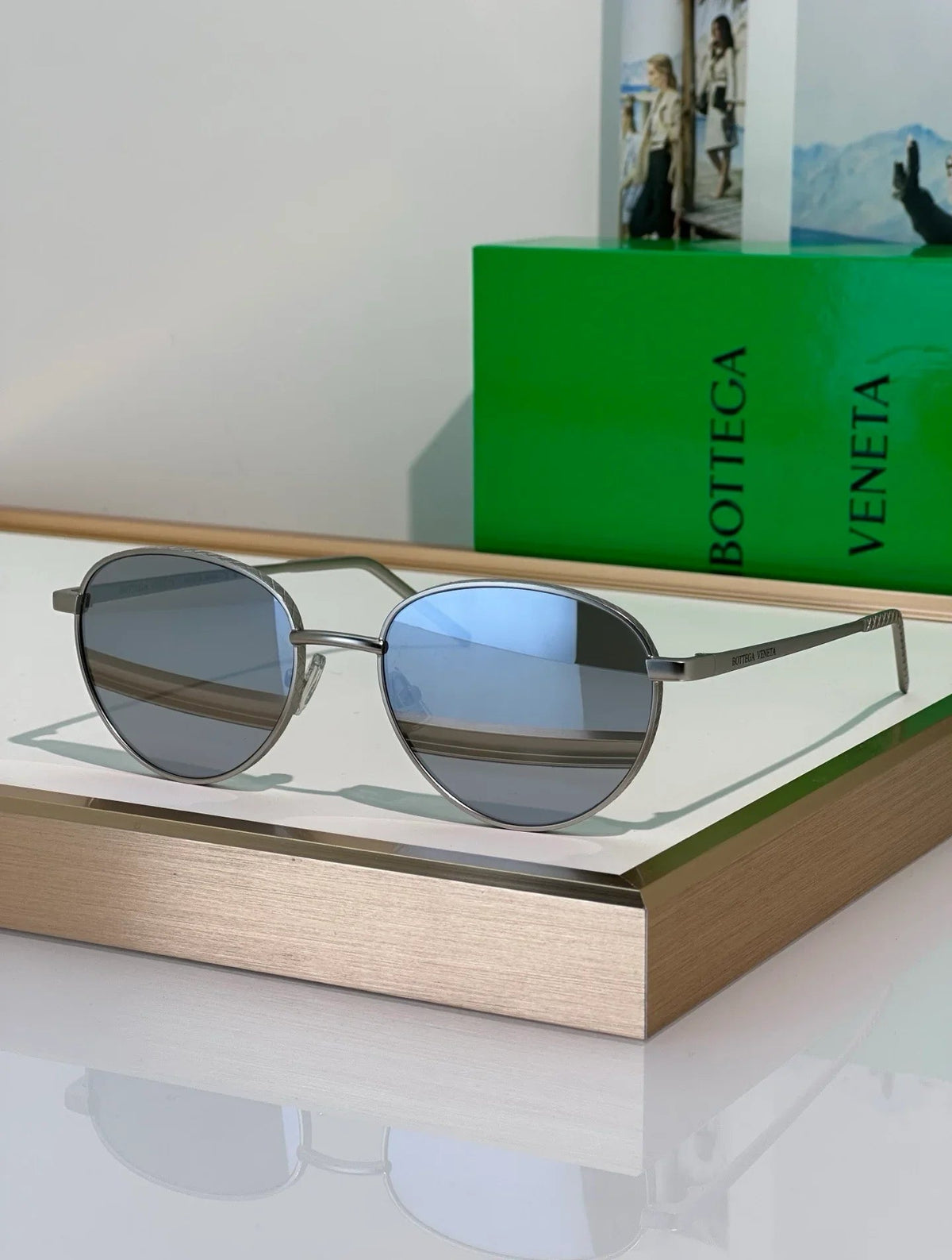 BOTTEGA VENETA BV1966S 001 - As Seen On Ali Larter Sunglasses💚