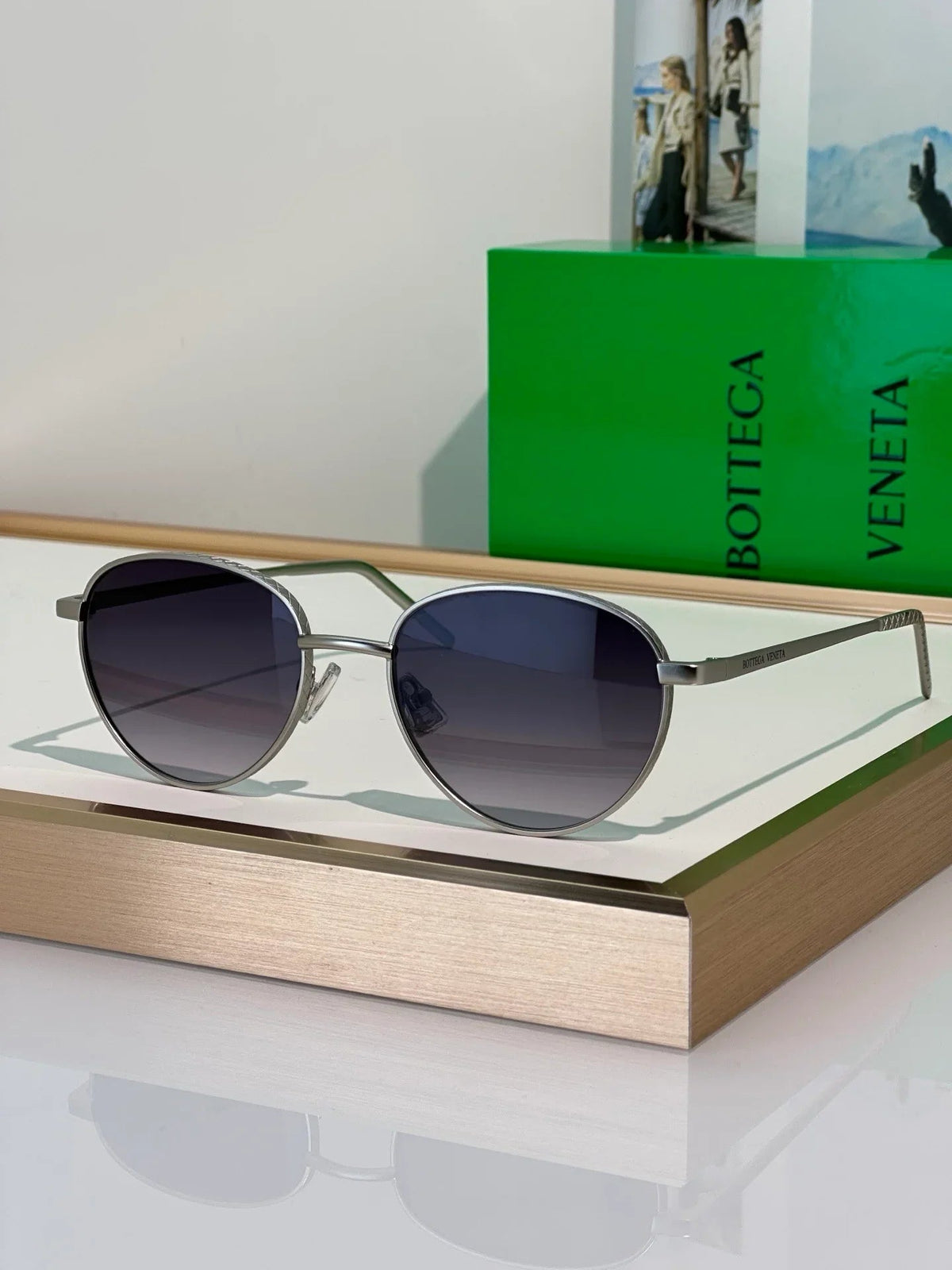 BOTTEGA VENETA BV1966S 001 - As Seen On Ali Larter Sunglasses💚