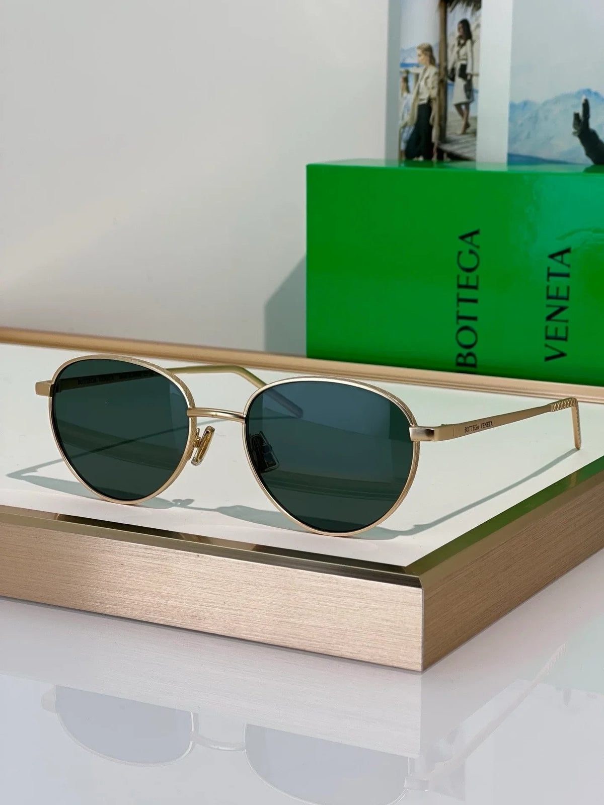 BOTTEGA VENETA BV1966S 001 - As Seen On Ali Larter Sunglasses💚