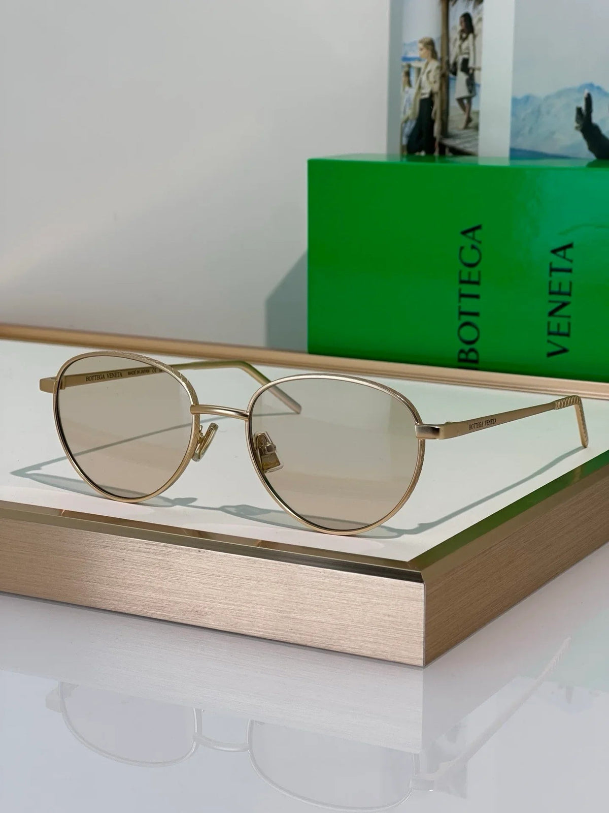 BOTTEGA VENETA BV1966S 001 - As Seen On Ali Larter Sunglasses💚
