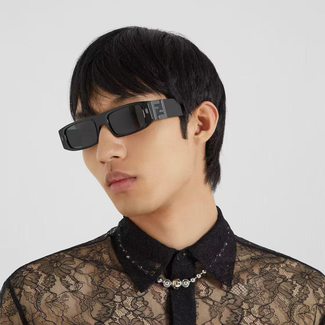 FENDI FF  Squared FE40587 Sunglasses✨