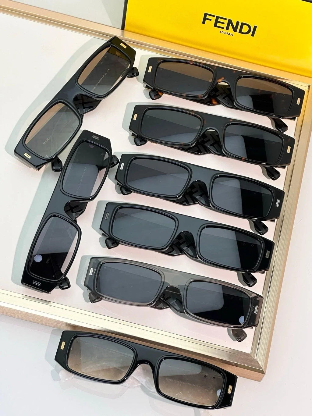 FENDI FF  Squared FE40587 Sunglasses✨
