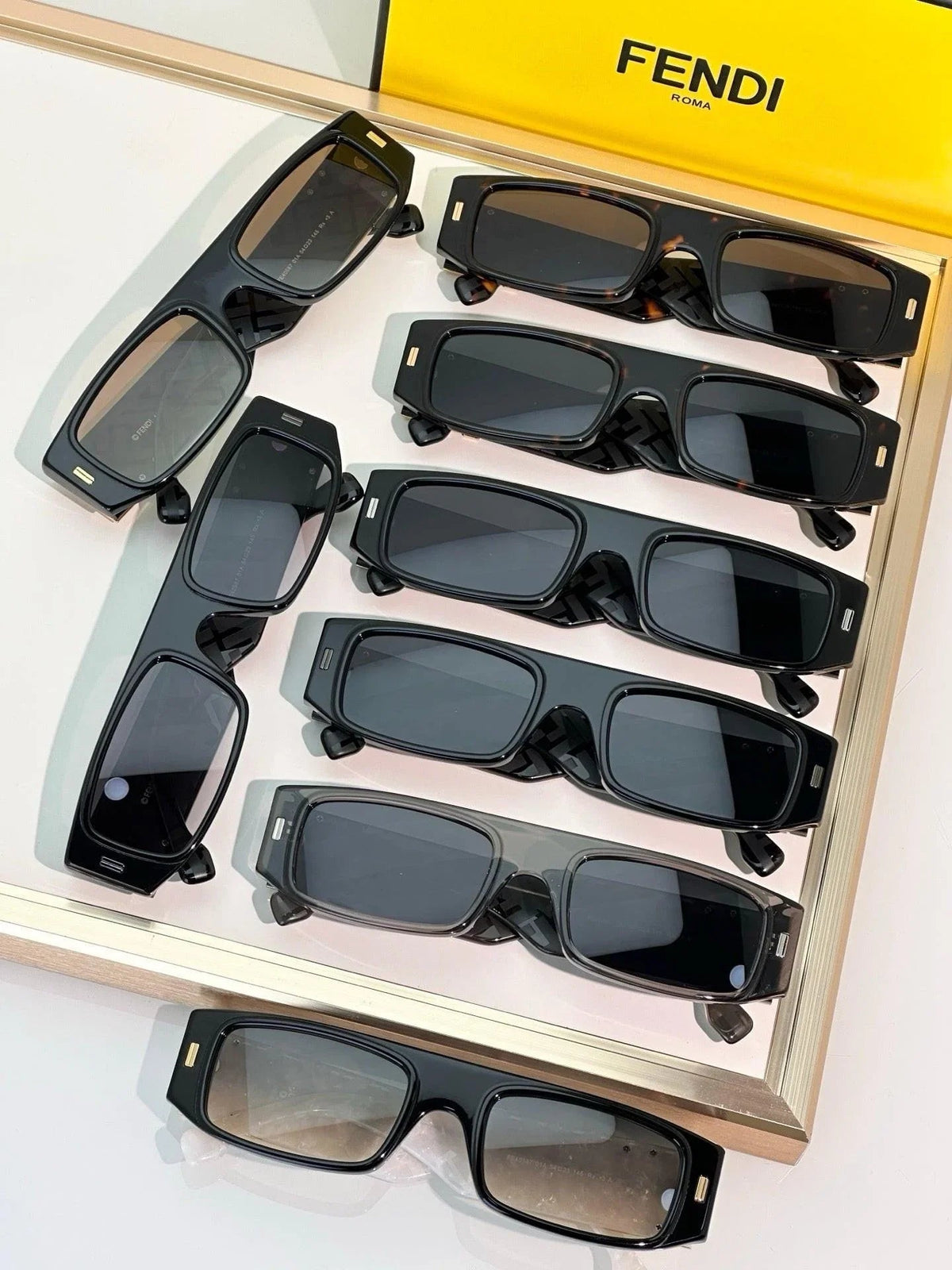 FENDI FF  Squared FE40587 Sunglasses✨