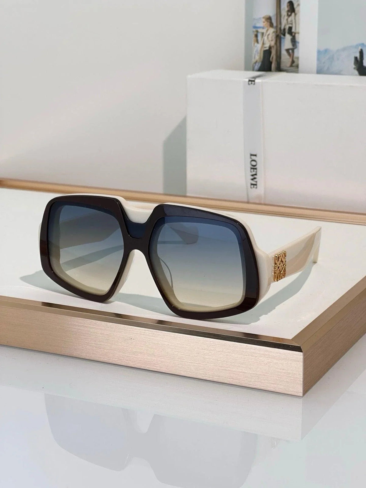 LOEWE Loewe Collage LW 40194I 52B Sunglasses ✨
