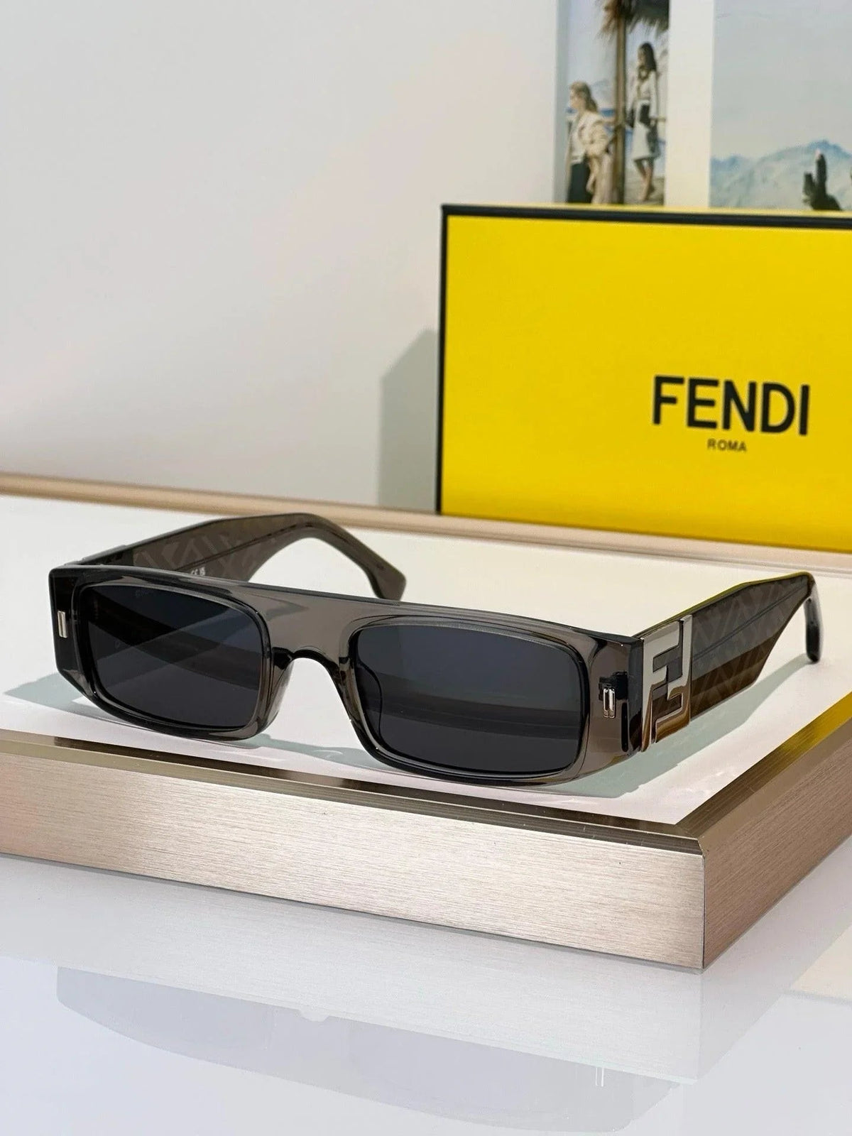 FENDI FF  Squared FE40587 Sunglasses✨