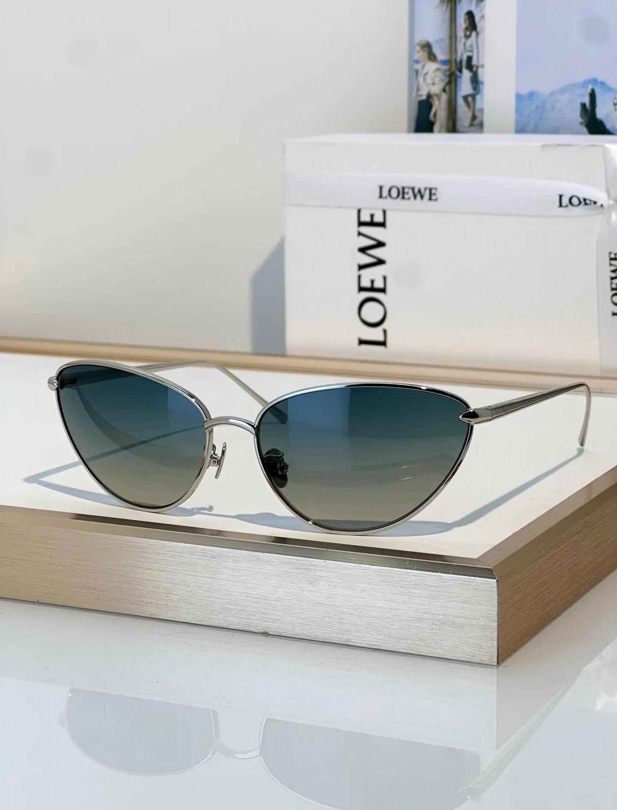 LOEWE  Signature LW 40164U 32E Sunglasses ✨