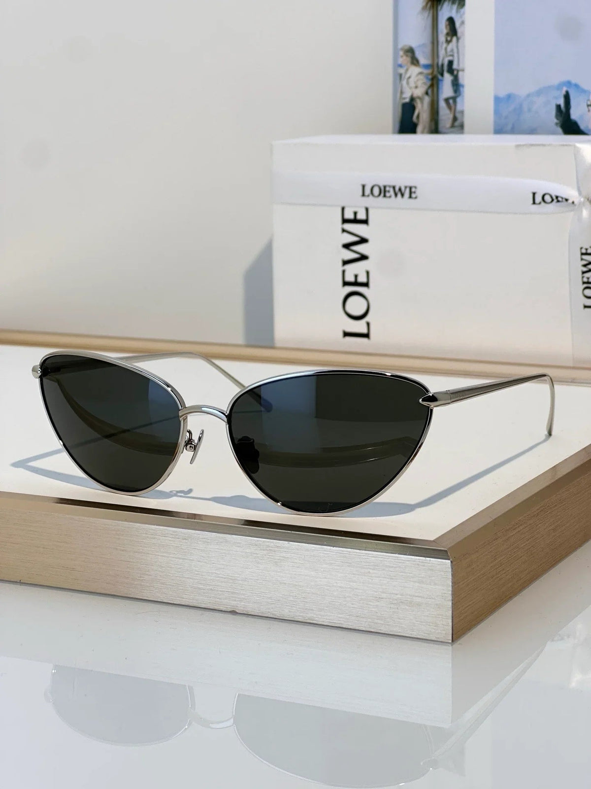 LOEWE  Signature LW 40164U 32E Sunglasses ✨