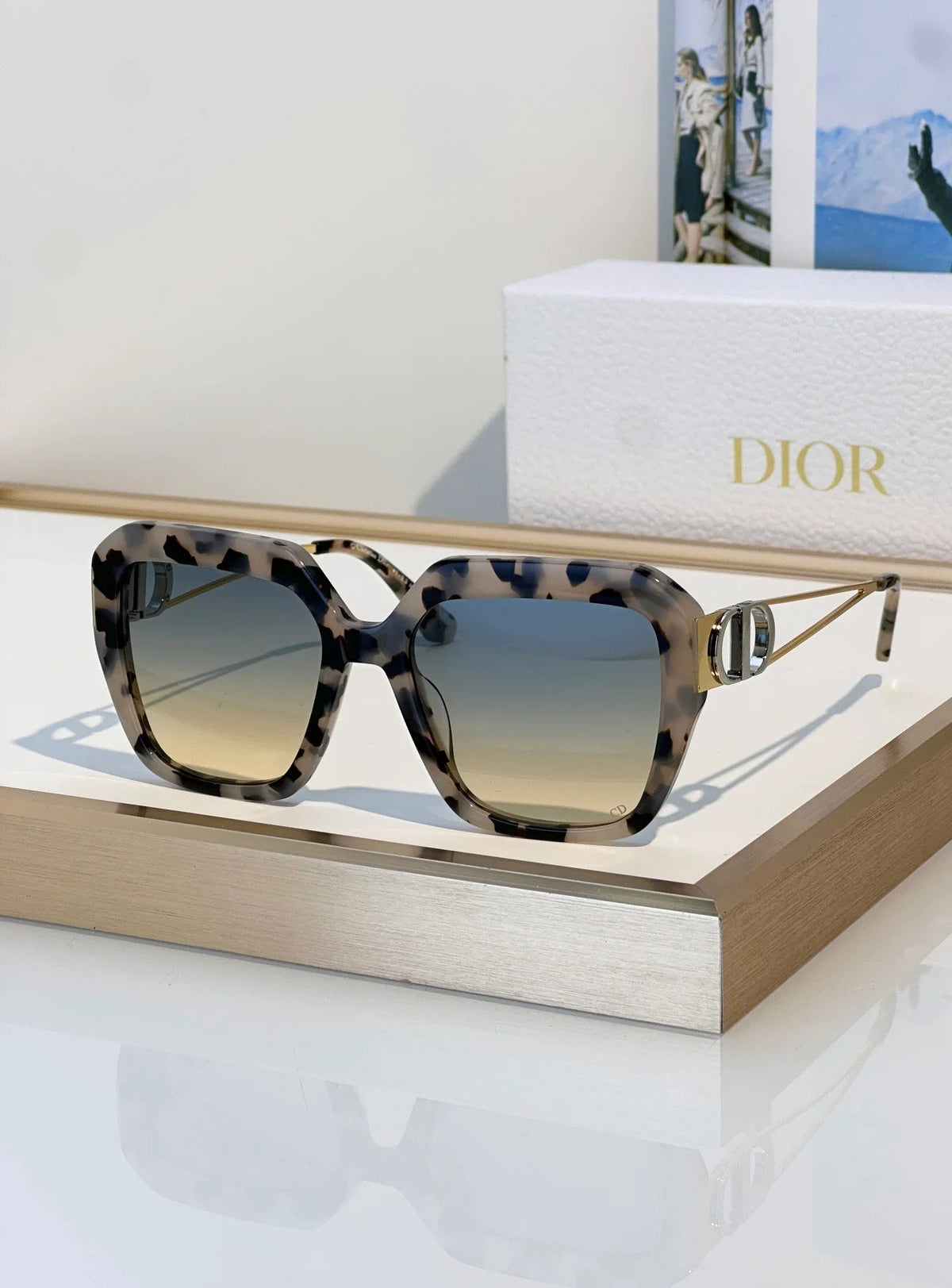 Dior  30Montaigne S6U CD 40083U Rectangular Sunglasses✨