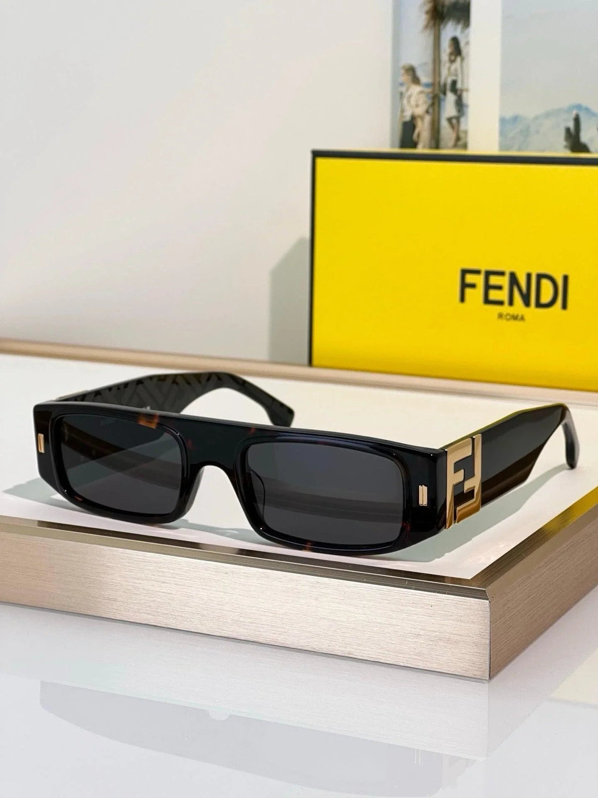 FENDI FF  Squared FE40587 Sunglasses✨
