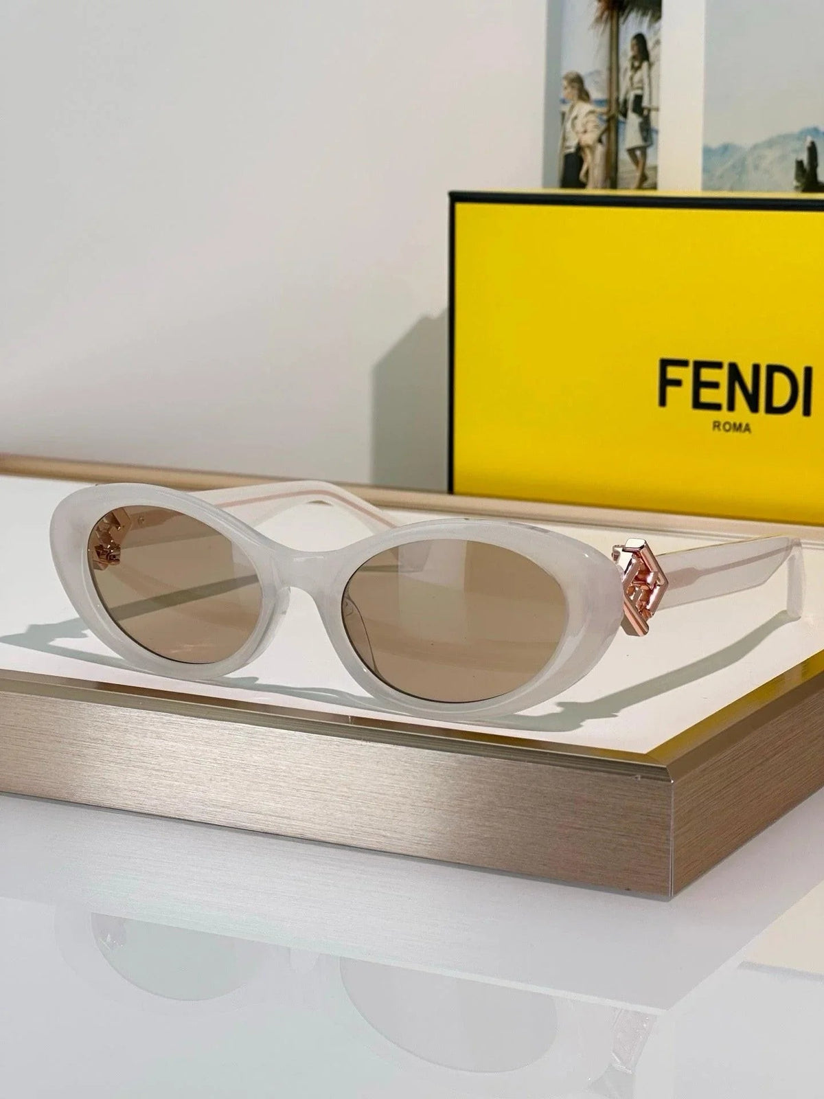 FENDI FF Diamonds FE40140U 56V Sunglasses✨