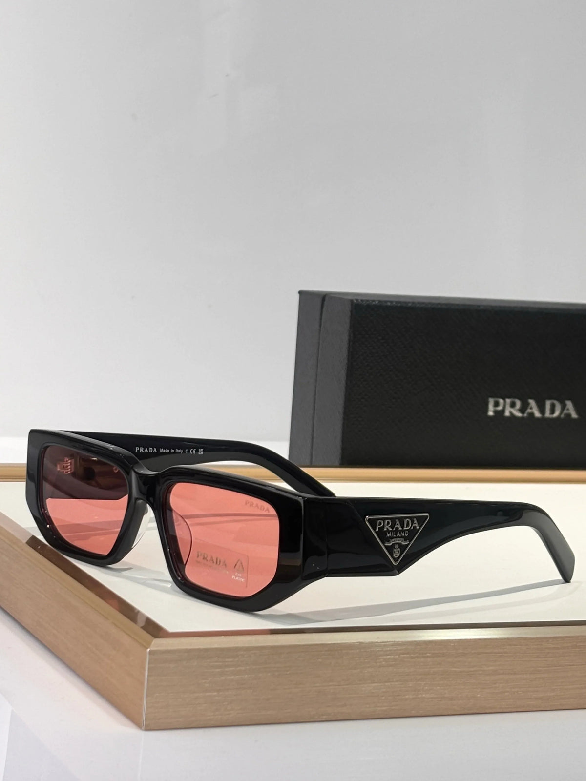 PRADA SPR09Z Sunglasses with triangle logo 🟥