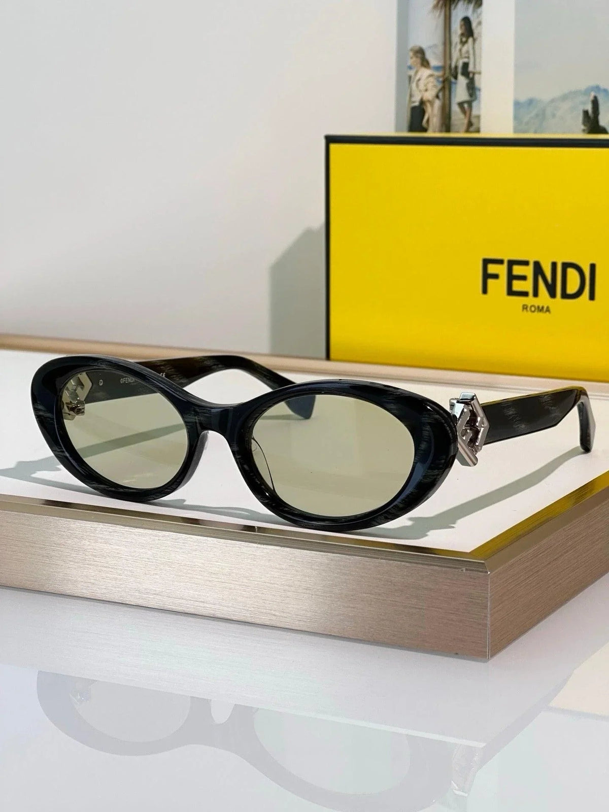 FENDI FF Diamonds FE40140U 56V Sunglasses✨
