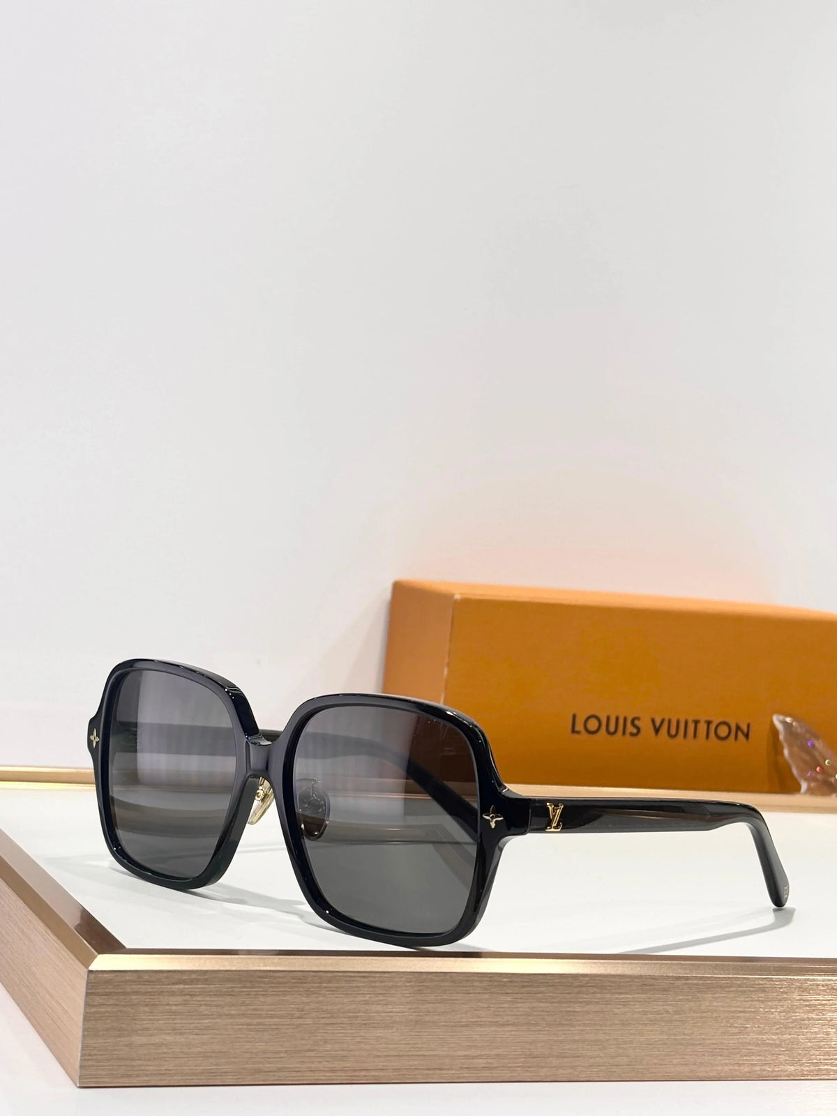 Louis Vuitton Z3044E LV Aura Square Sunglasses  ✨