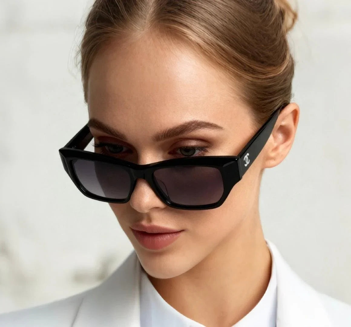 CHANEL A71765 EXCLUSIVE  Cat Eye Sunglasses - Chanel Eyewear  🖤