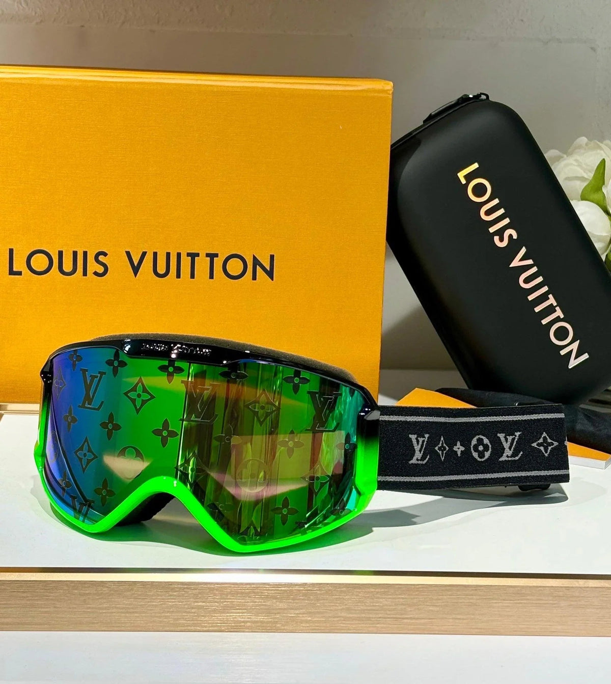 Louis Vuitton Z3137E LV Ski LV Snow Gradient Mask 🥽