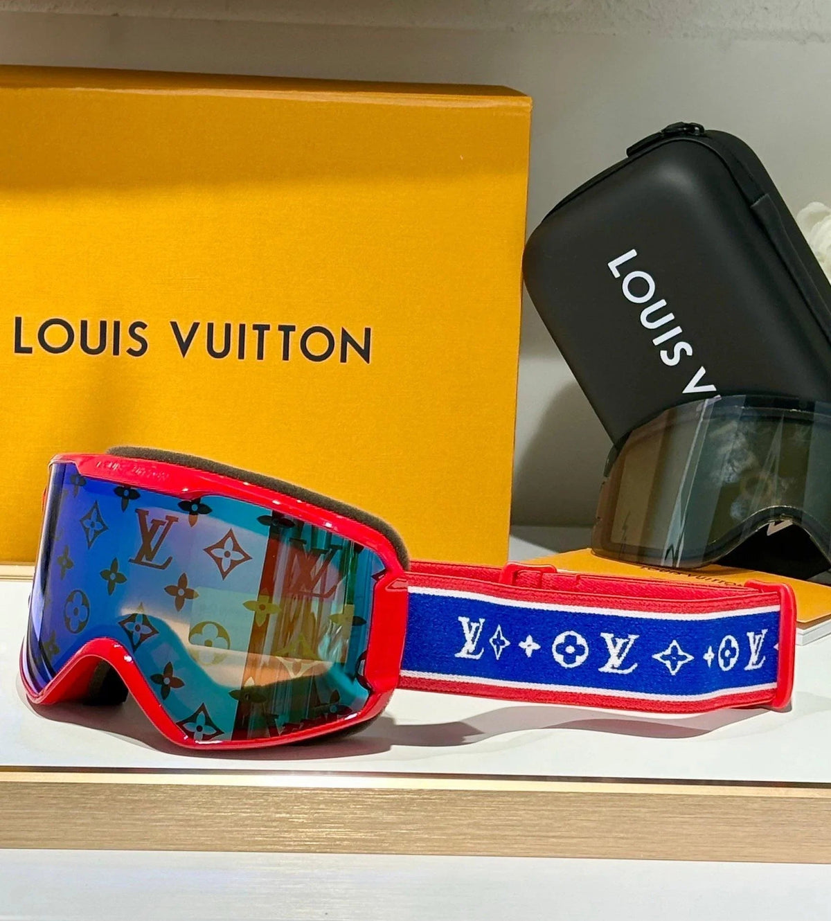 Louis Vuitton Z3137E LV Ski LV Snow Gradient Mask 🥽