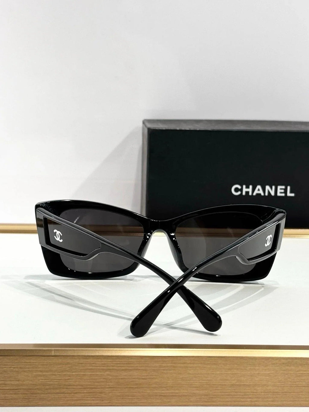 CHANEL 5430 Cat Eye Shape Sunglasses   🖤
